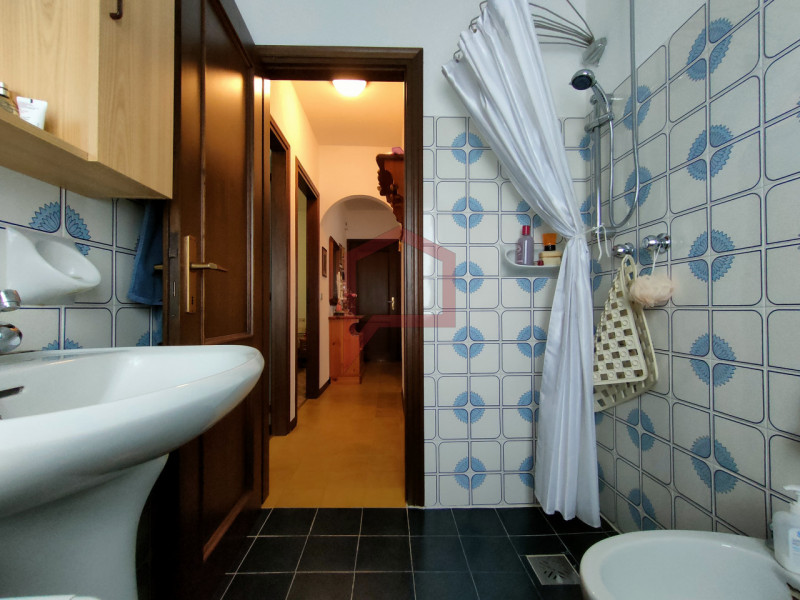 Enego: a due passi dal centro del paese, in tranquillo contesto residenziale di 9 unità, proponia...