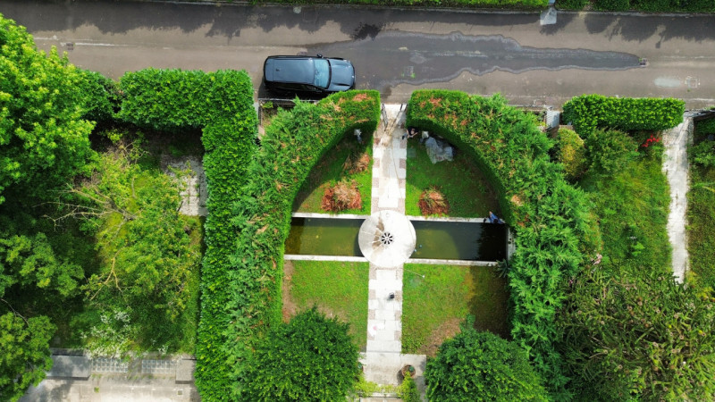 Splendida porzione di casale di 400 mq in vendita a Vicenza, nella zona di Bertesina. L'immobile ...