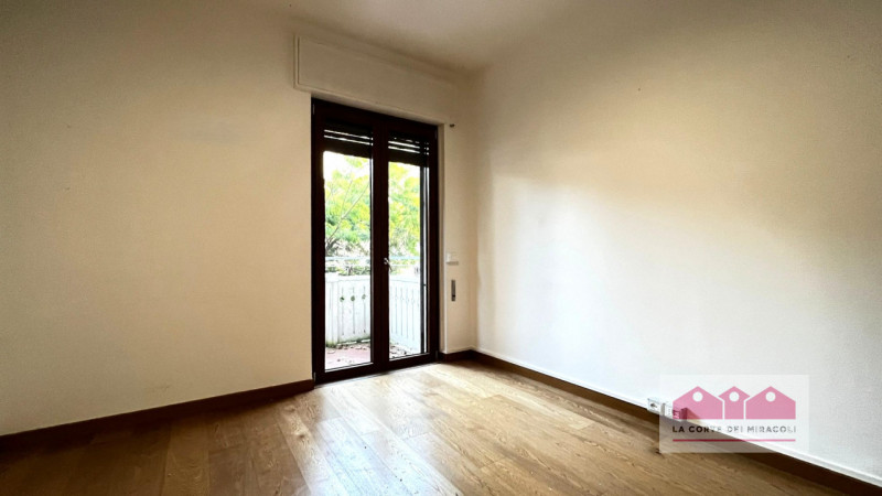 CENTRO STORICO: LUMINOSO TRICAMERE IN CENTRO STORICO CON TERRAZZE E GARAGE. RIF. 2023X RICHIESTA ...