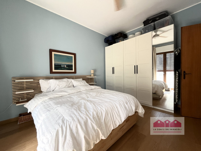 CENTRO STORICO: LUMINOSO TRICAMERE CON TERRAZZE E GARAGE. RIF. 2023X RICHIESTA EURO 2.350

A 5 mi...