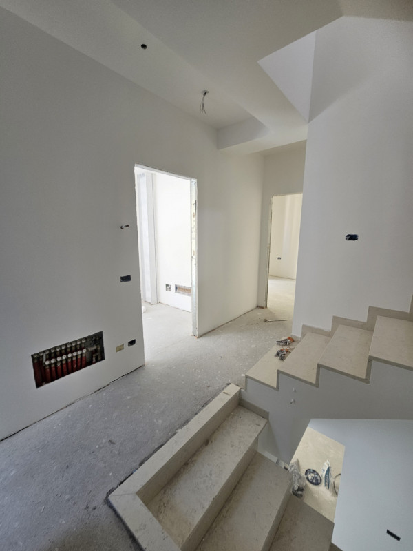 Scopri questa magnifica casa singola terratetto, situata nel cuore storico del Carmine, a pochi p...