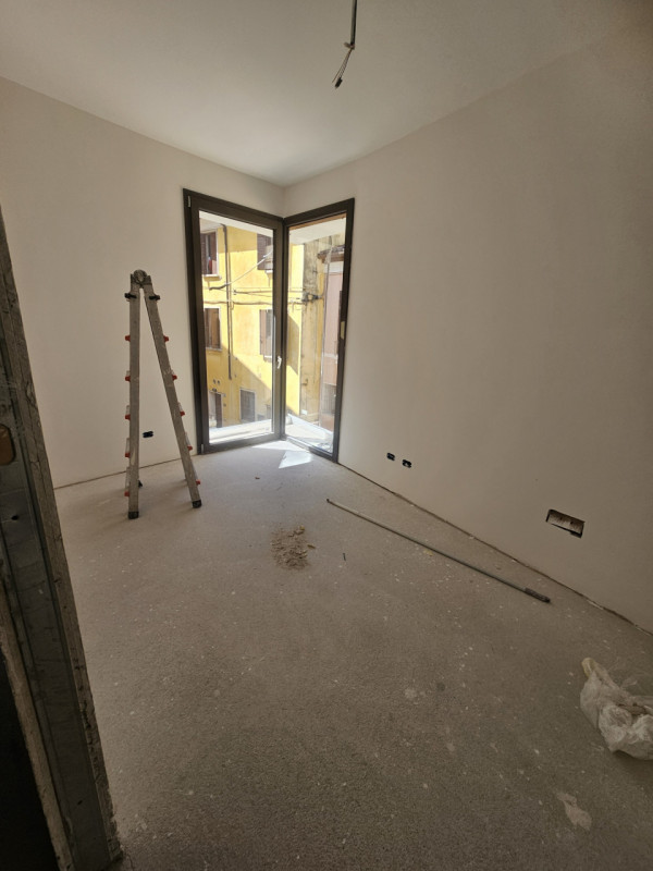 Scopri questa magnifica casa singola terratetto, situata nel cuore storico del Carmine, a pochi p...