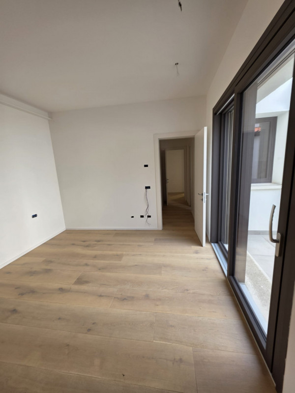 Scopri questa magnifica casa singola terratetto, situata nel cuore storico del Carmine, a pochi p...