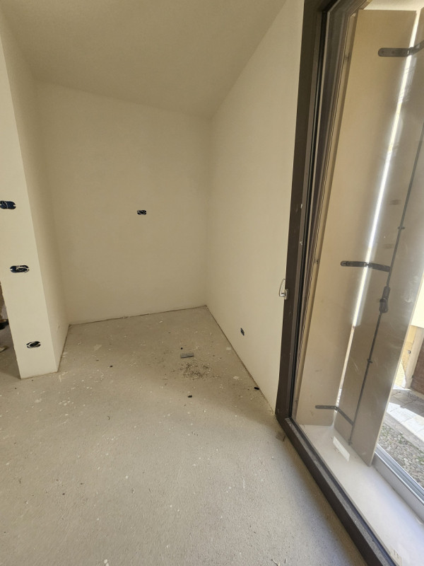 Scopri questa magnifica casa singola terratetto, situata nel cuore storico del Carmine, a pochi p...