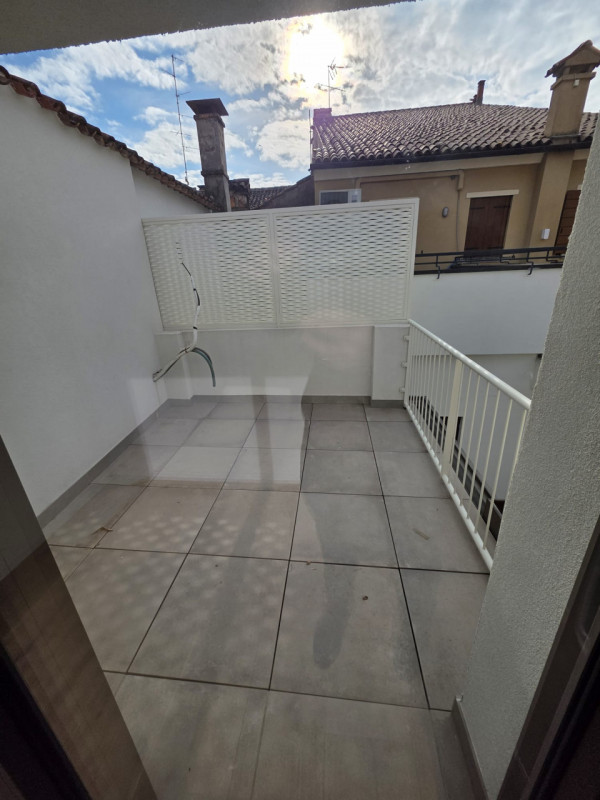 Scopri questa magnifica casa singola terratetto, situata nel cuore storico del Carmine, a pochi p...