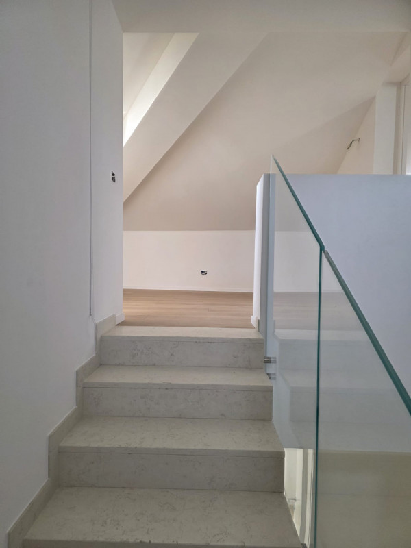 Scopri questa magnifica casa singola terratetto, situata nel cuore storico del Carmine, a pochi p...