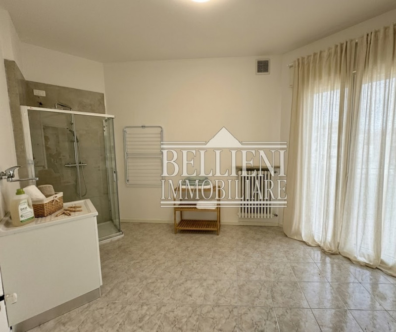 VICENZA - In un contesto recentemente ristrutturato e curato nei minimi dettagli, proponiamo in l...