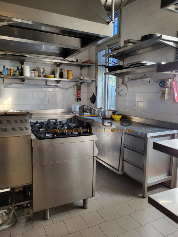 (Per INFO Cristina 3389226442) NOSTRA ESCLUSIVA. In zona centralissima, nel centro storico tra la...