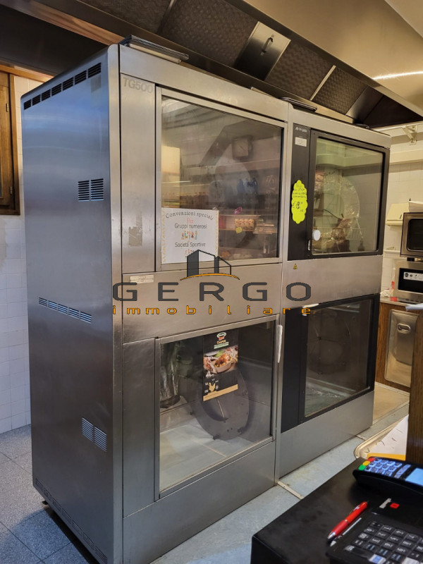 (Per INFO Cristina 3389226442) NOSTRA ESCLUSIVA. In zona centralissima, nel centro storico tra la...