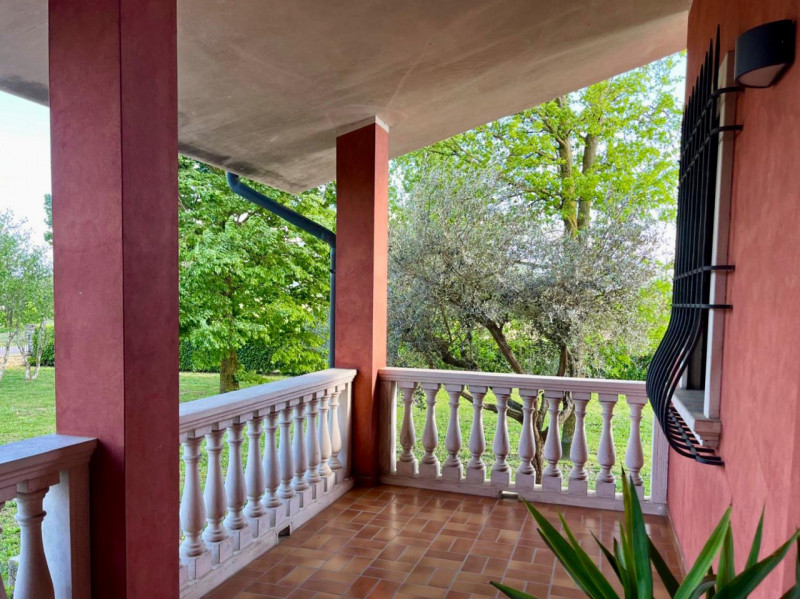 Meravigliosa villa singola dal design contemporaneo, immersa nell'incantevole contesto di Rovolon...