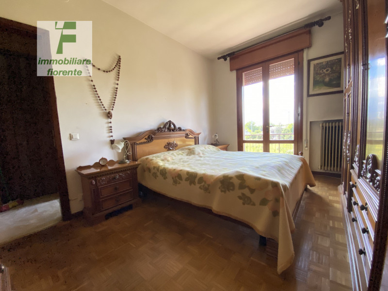 Nel cuore di PADOVA, nella prestigiosa zona di SACRO CUORE. L'immobile si trova al 3° ED ULTIMO P...