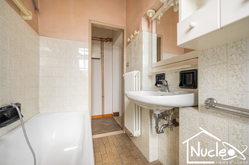 Battaglia Terme. In contesto residenziale, posizionata nel cuore del paese, porzione indipendente...