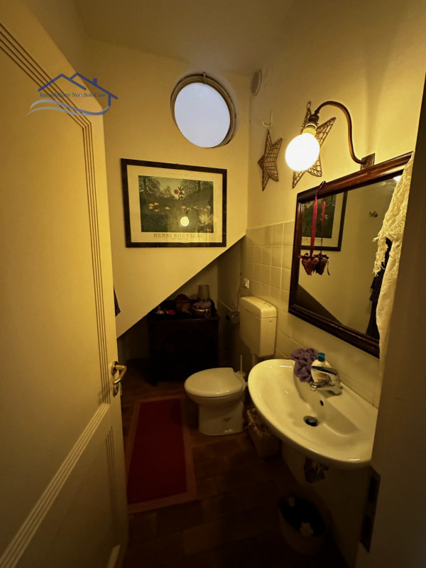 ZONA SAVONAROLA - Nel cuore del centro storico si propone elegante soluzione abitativa all'ultimo...