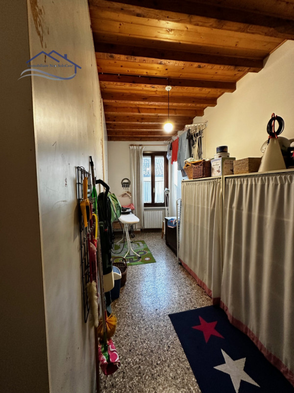 ZONA SAVONAROLA - Nel cuore del centro storico si propone elegante soluzione abitativa all'ultimo...