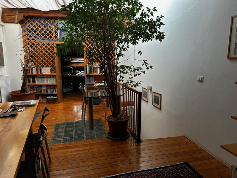 ZONA SAVONAROLA - Nel cuore del centro storico si propone elegante soluzione abitativa all'ultimo...