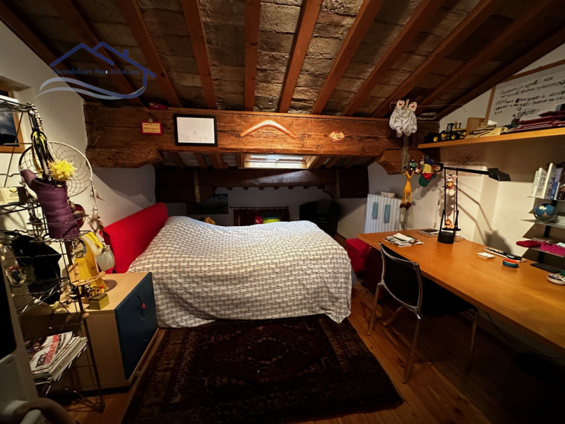 ZONA SAVONAROLA - Nel cuore del centro storico si propone elegante soluzione abitativa all'ultimo...