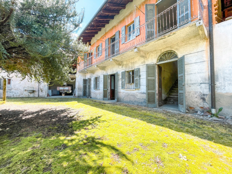 Casa indipendente in vendita a Cavaglietto, ampio giardino