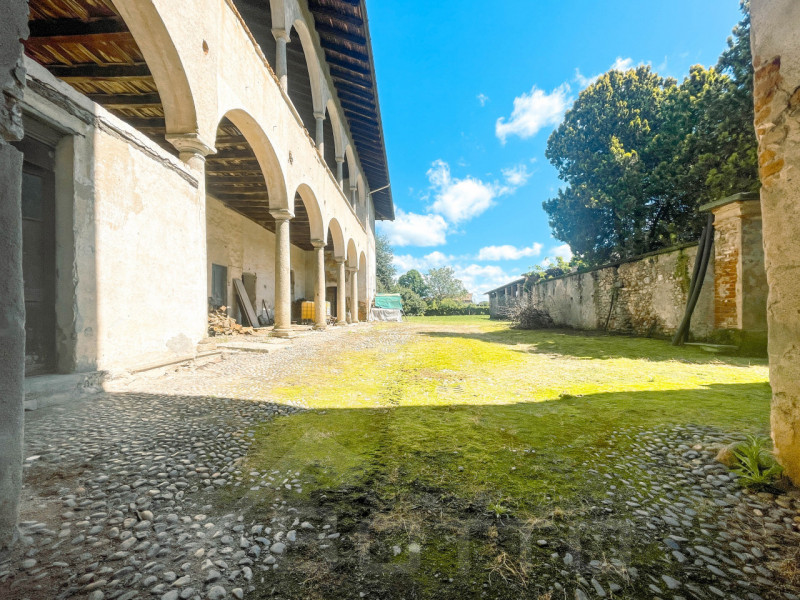 Casa indipendente in vendita a Cavaglietto, ampio giardino