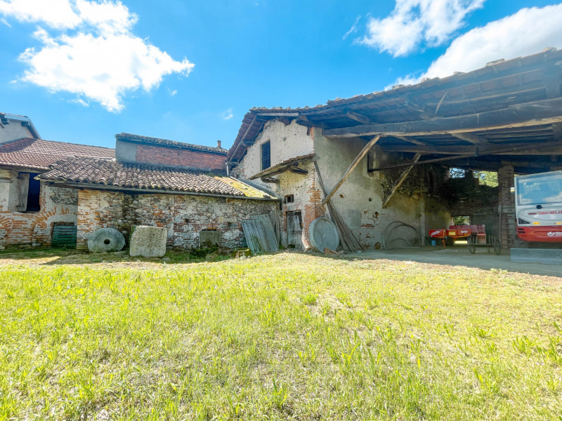 Casa indipendente in vendita a Cavaglietto, ampio giardino