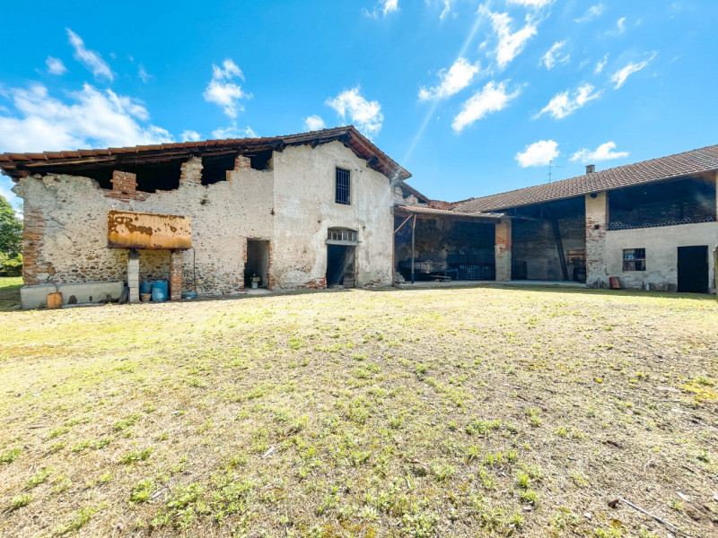 Casa indipendente in vendita a Cavaglietto, ampio giardino