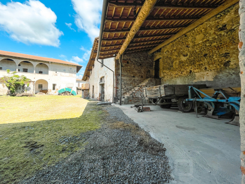 Casa indipendente in vendita a Cavaglietto, ampio giardino