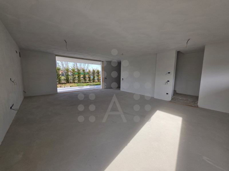 Una prestigiosa villa in corso di costruzione immersa nel verde, comoda al centro di Abano Terme ...