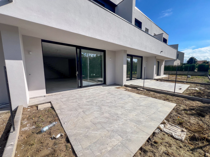 ***ULTIMA PORZIONE DI QUADRIFAMILIARE***

In uno dei quartieri più belli, ricco di verde pubblico...