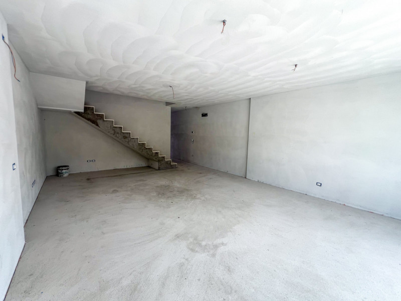 ***ULTIMA PORZIONE DI QUADRIFAMILIARE***

In uno dei quartieri più belli, ricco di verde pubblico...