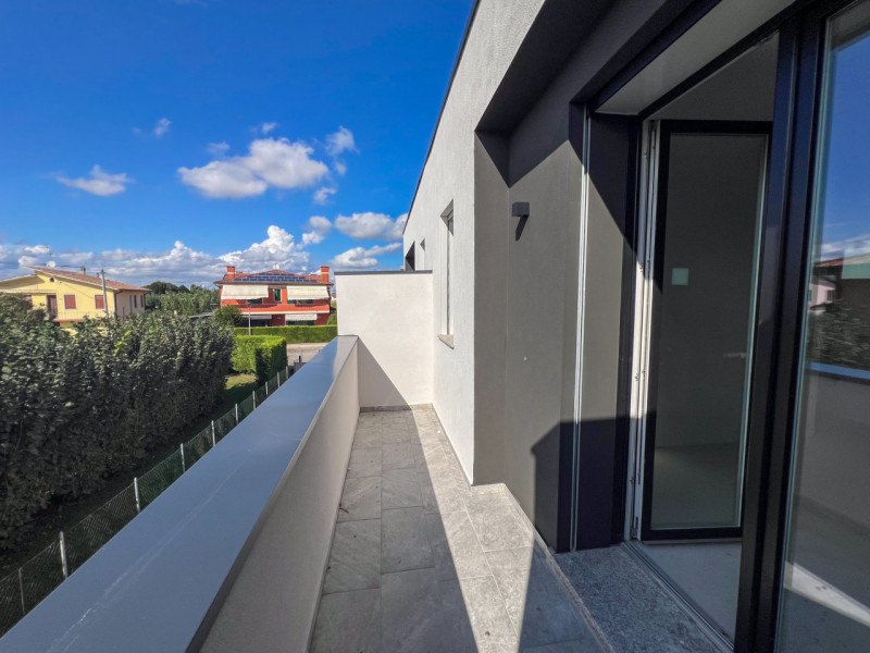 ***ULTIMA PORZIONE DI QUADRIFAMILIARE***

In uno dei quartieri più belli, ricco di verde pubblico...