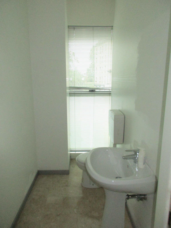 Castagnara CENTRALISSIMO affittasi uffici di varie metrature. 

- Prima offerta: ufficio di 152 m...