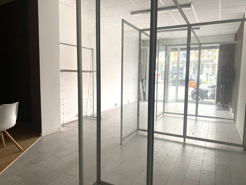 Stanga. Negozio - Ufficio completamente Ristrutturato. Acquisto senza iva, piano terra, di mq 80....