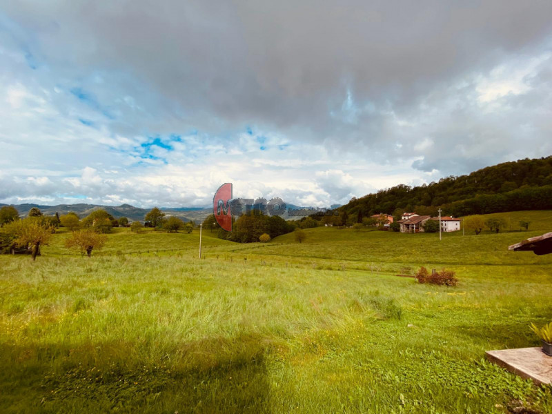 Bellissimo rustico di circa 100 mq situato nella zona Massignani a Valdagno. L'immobile è complet...