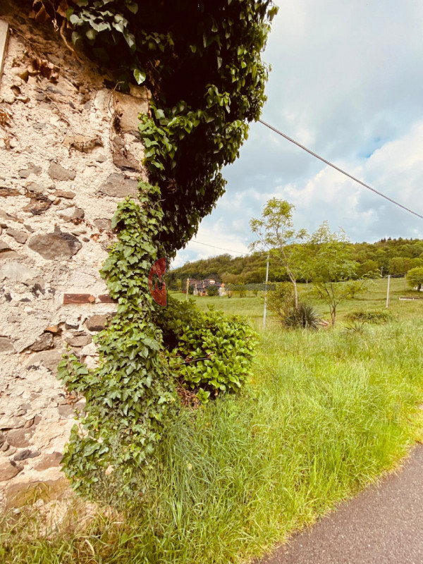 Bellissimo rustico di circa 100 mq situato nella zona Massignani a Valdagno. L'immobile è complet...