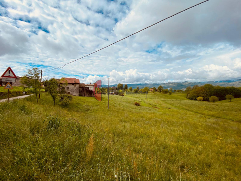 Bellissimo rustico di circa 100 mq situato nella zona Massignani a Valdagno. L'immobile è complet...