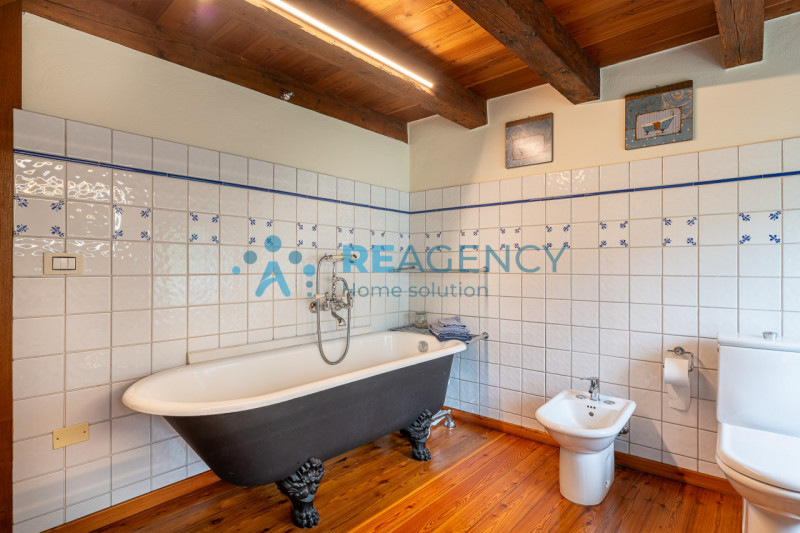 CHIAMPO 

Amate la collina i prati e il bosco e la vostra esigenza è di quella di passare il vost...