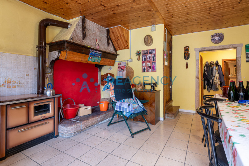 CHIAMPO 

Amate la collina i prati e il bosco e la vostra esigenza è di quella di passare il vost...