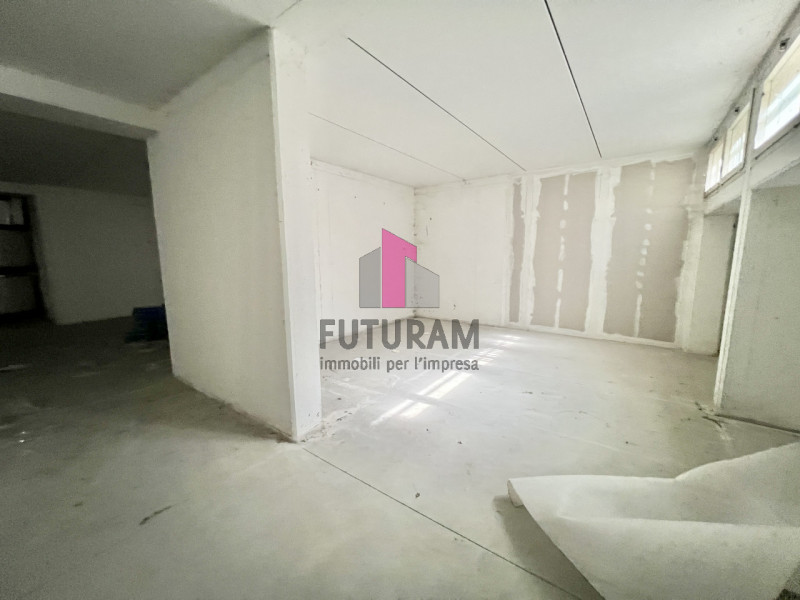 MAROSTICA- RIF.167BRU-FUTURAM PER INFO 0444/310220 - 392/9183796

SU STRADA DI FORTE PASSAGGIO AD...