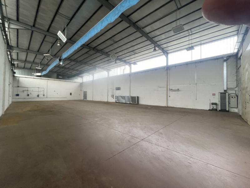 SACCOLONGO Nella zona industriale-artigianale di Saccolongo, a 10 minuti dalle uscite 5 e 6 della...