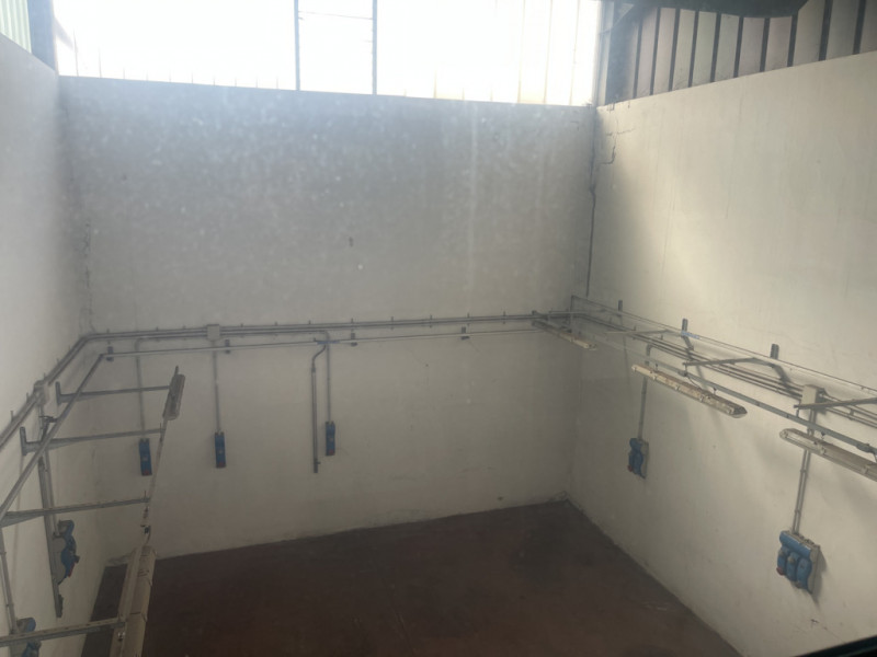 SACCOLONGO Nella zona industriale-artigianale di Saccolongo, a 10 minuti dalle uscite 5 e 6 della...