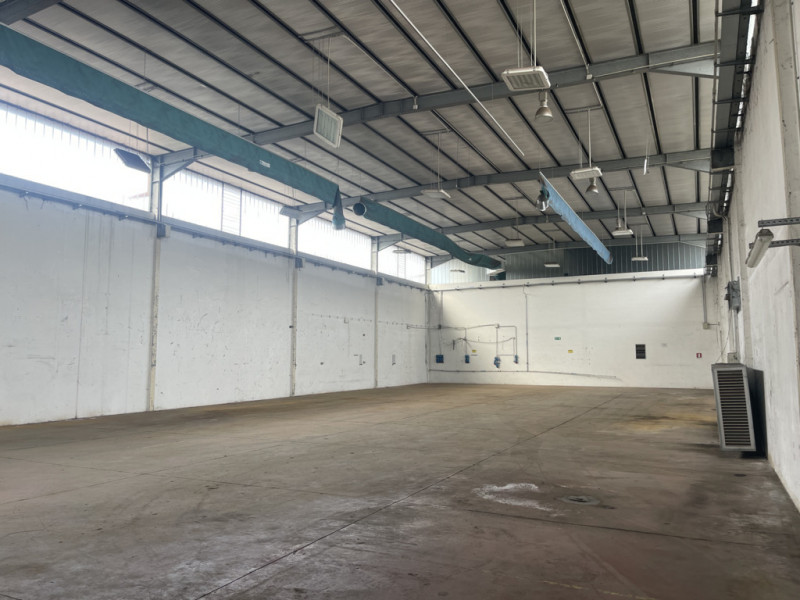 SACCOLONGO Nella zona industriale-artigianale di Saccolongo, a 10 minuti dalle uscite 5 e 6 della...