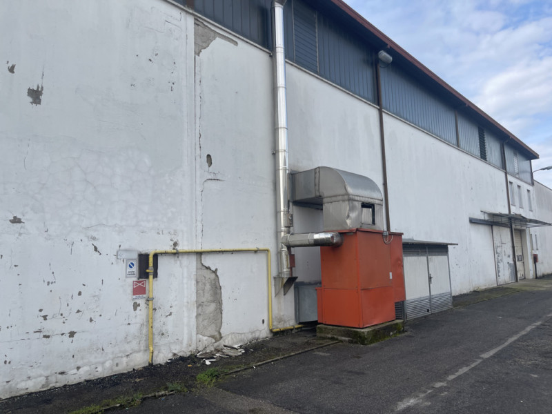 SACCOLONGO Nella zona industriale-artigianale di Saccolongo, a 10 minuti dalle uscite 5 e 6 della...