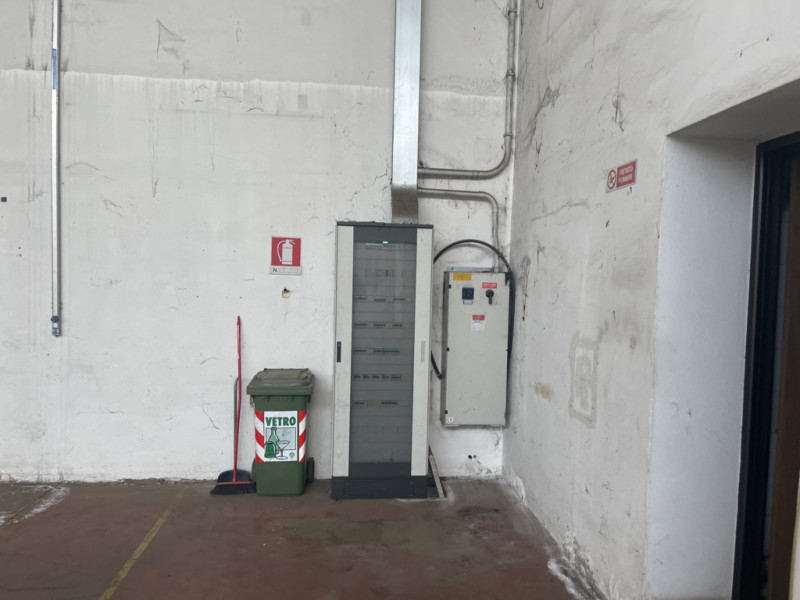 SACCOLONGO Nella zona industriale-artigianale di Saccolongo, a 10 minuti dalle uscite 5 e 6 della...