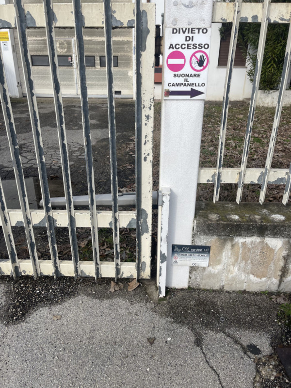 SACCOLONGO Nella zona industriale-artigianale di Saccolongo, a 10 minuti dalle uscite 5 e 6 della...