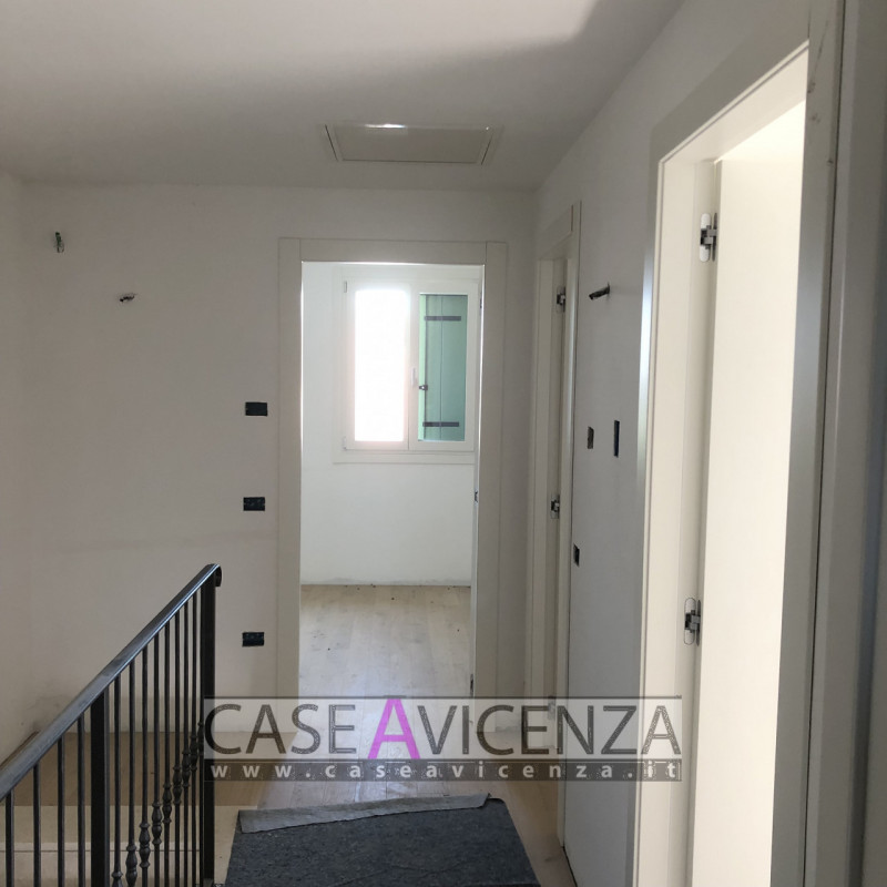 GRISIGNANO DI ZOCCO - CLASSE ENERGETICA A3 - Proponiamo in centro paese, ULTIMA ESCLUSIVA PORZION...