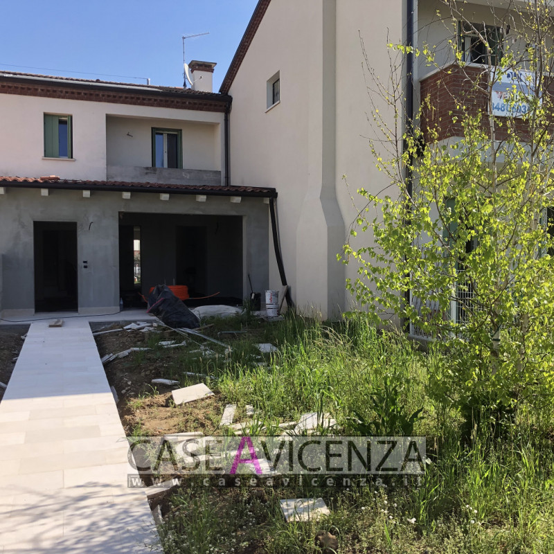 GRISIGNANO DI ZOCCO - CLASSE ENERGETICA A3 - Proponiamo in centro paese, ULTIMA ESCLUSIVA PORZION...