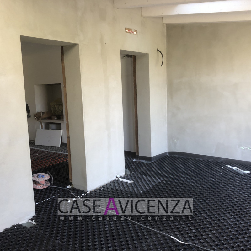 GRISIGNANO DI ZOCCO - CLASSE ENERGETICA A3 - Proponiamo in centro paese, ULTIMA ESCLUSIVA PORZION...