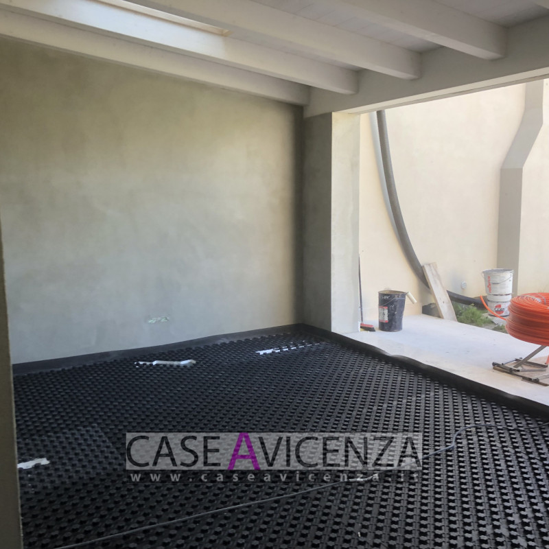 GRISIGNANO DI ZOCCO - CLASSE ENERGETICA A3 - Proponiamo in centro paese, ULTIMA ESCLUSIVA PORZION...