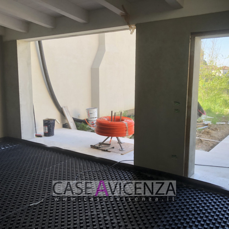 GRISIGNANO DI ZOCCO - CLASSE ENERGETICA A3 - Proponiamo in centro paese, ULTIMA ESCLUSIVA PORZION...