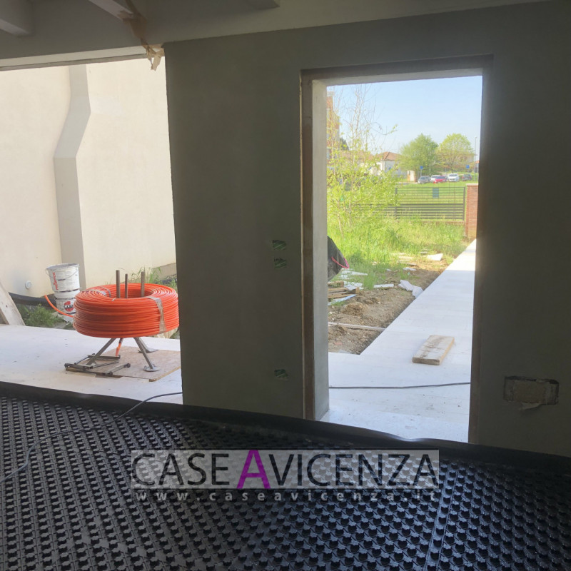 GRISIGNANO DI ZOCCO - CLASSE ENERGETICA A3 - Proponiamo in centro paese, ULTIMA ESCLUSIVA PORZION...