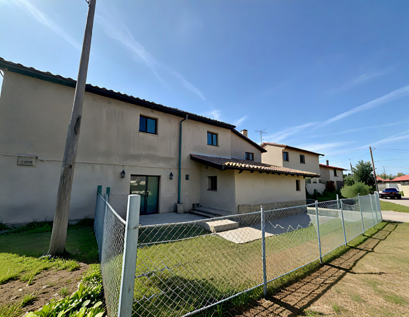 (Per INFO Cristina 3389226442) A Galta proponiamo in vendita 8.300 mq di terreno agricolo con abi...